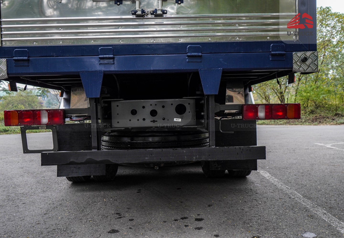 Xe tải thùng HOWO MAX 400 10×4 khung mui 9M7