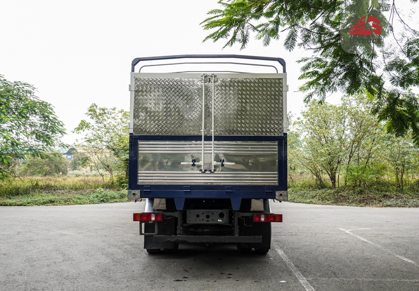 Xe tải thùng HOWO MAX 400 10×4 khung mui 9M7