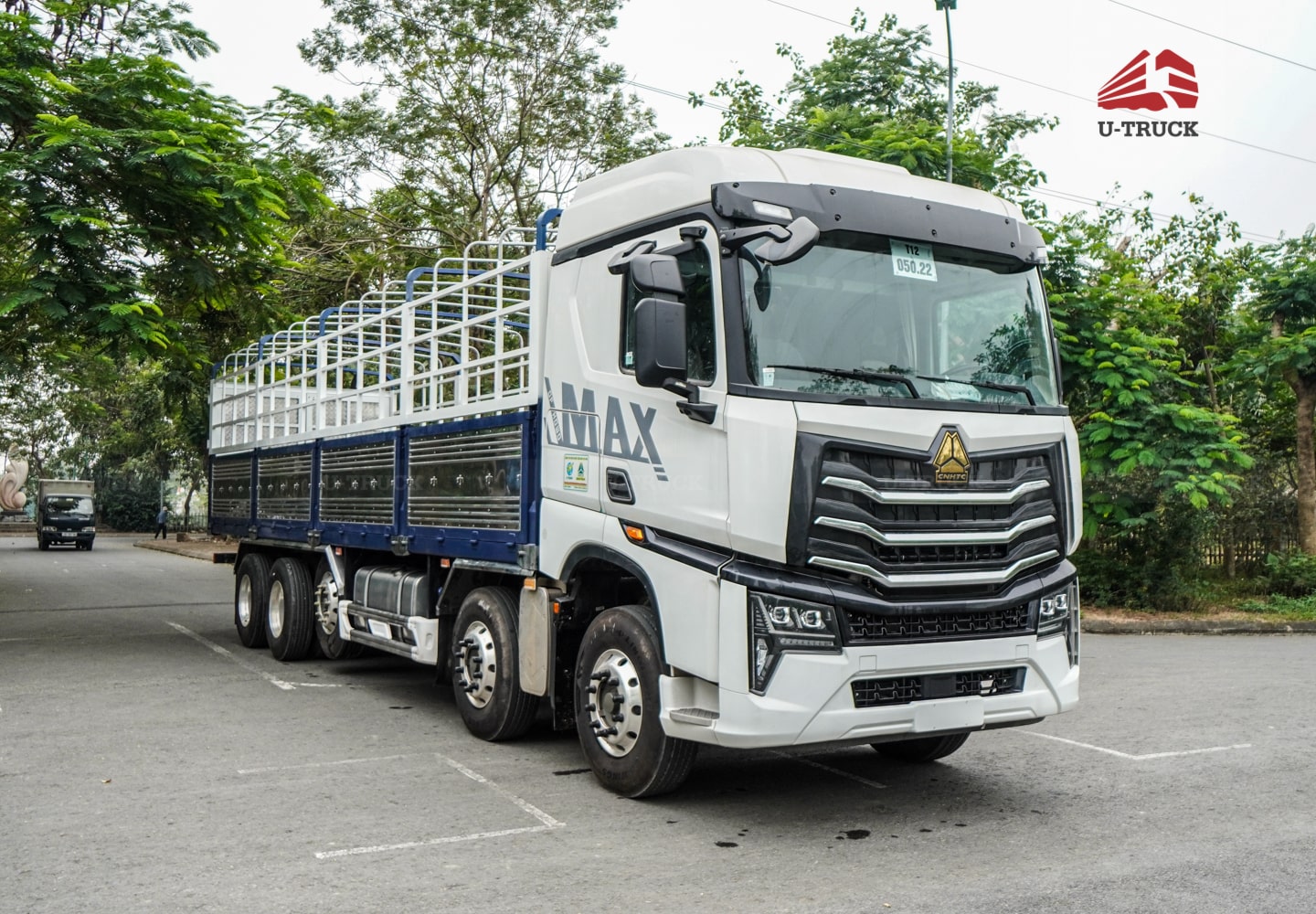 Xe tải thùng HOWO MAX 400 10×4 khung mui 9M7