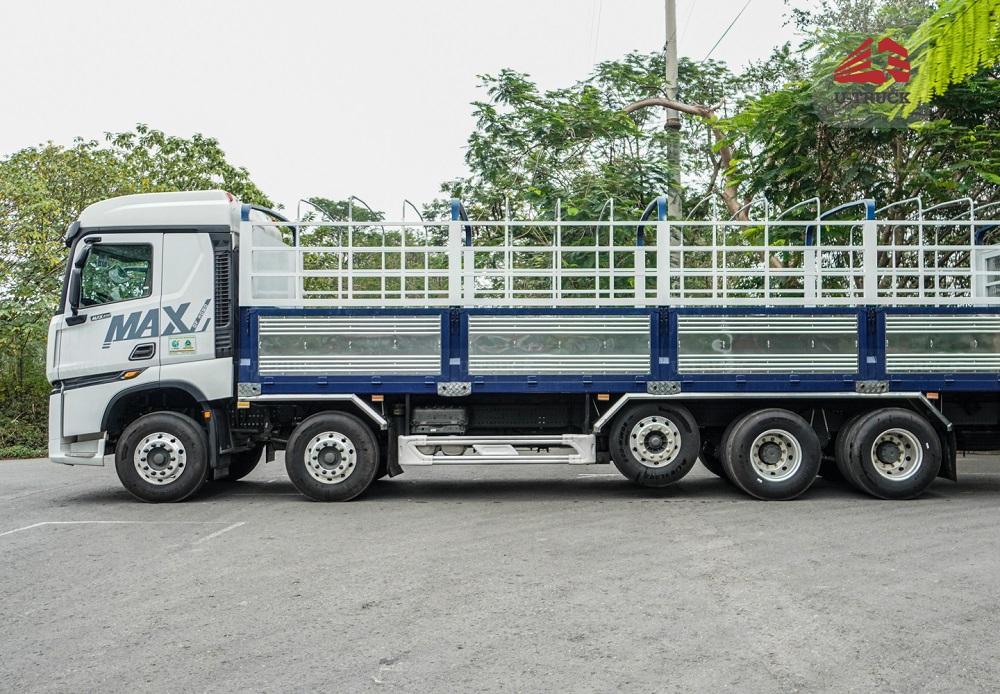 Xe tải thùng HOWO MAX 400 10×4 khung mui 9M7