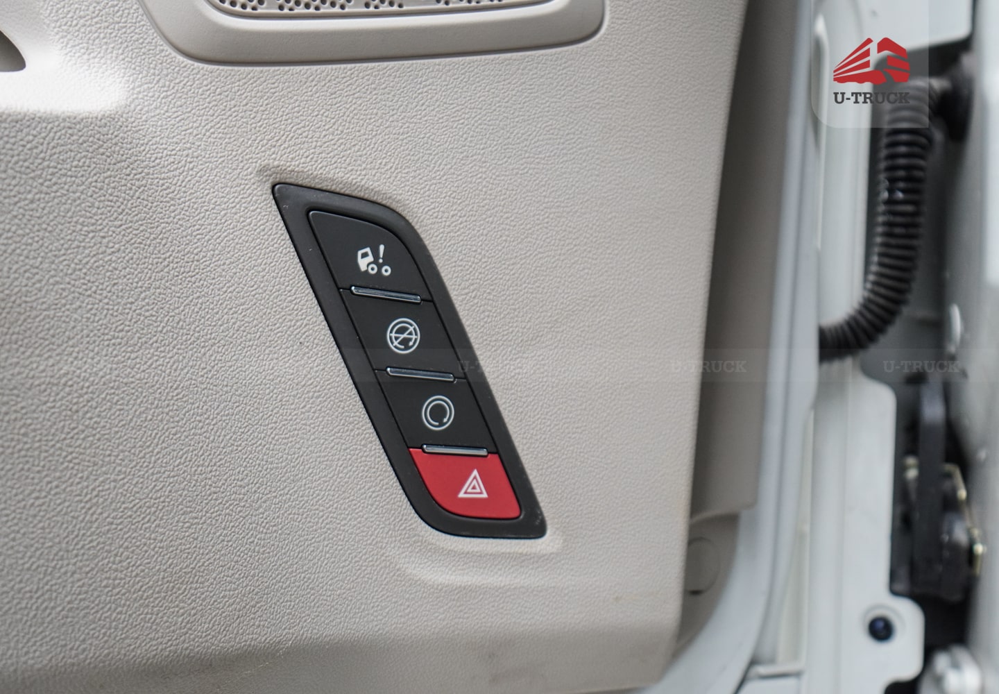 Xe tải thùng HOWO MAX 400 10×4 khung mui 9M7