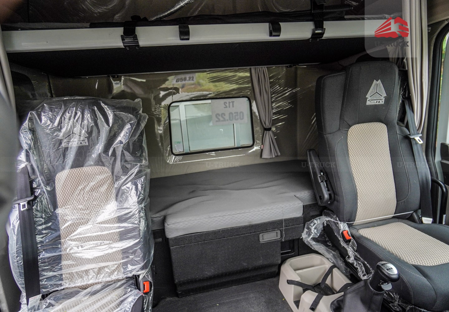 Xe tải thùng HOWO MAX 400 10×4 khung mui 9M7