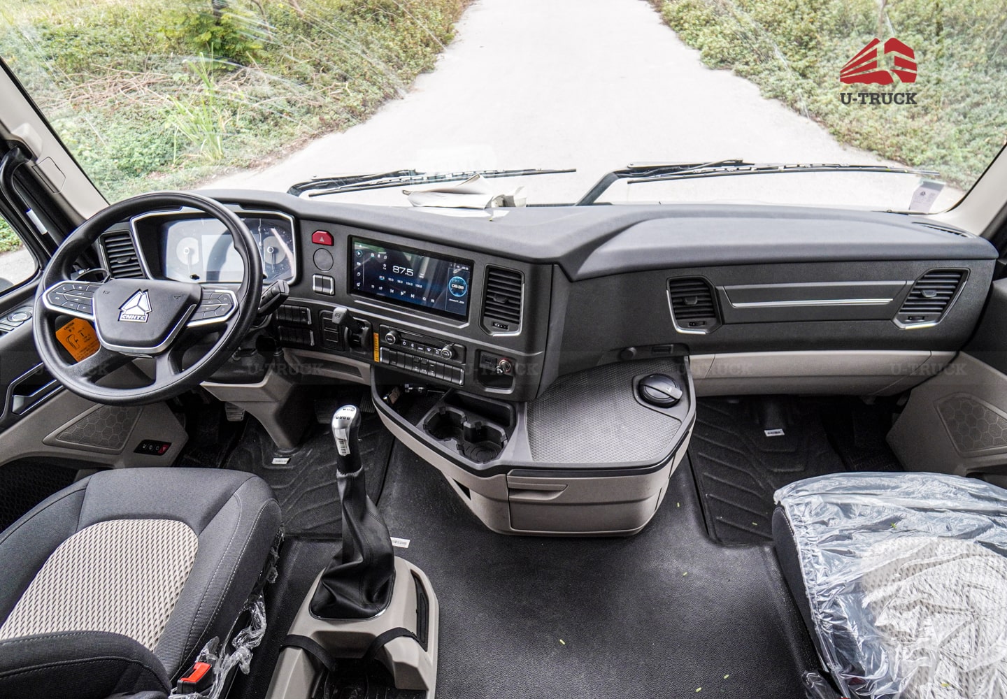 Xe tải thùng HOWO MAX 400 10×4 khung mui 9M7