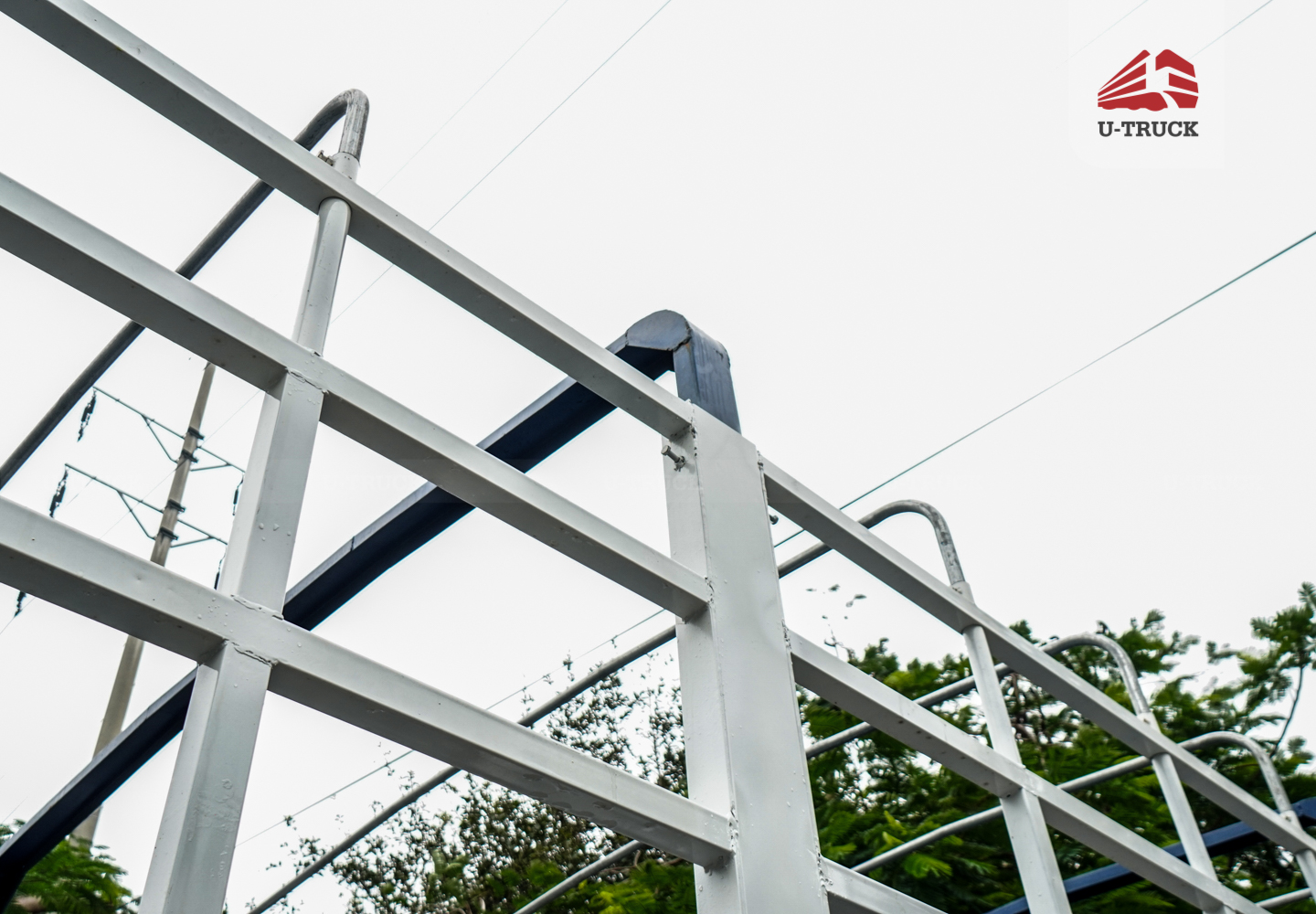 Xe tải thùng HOWO MAX 400 10×4 khung mui 9M7