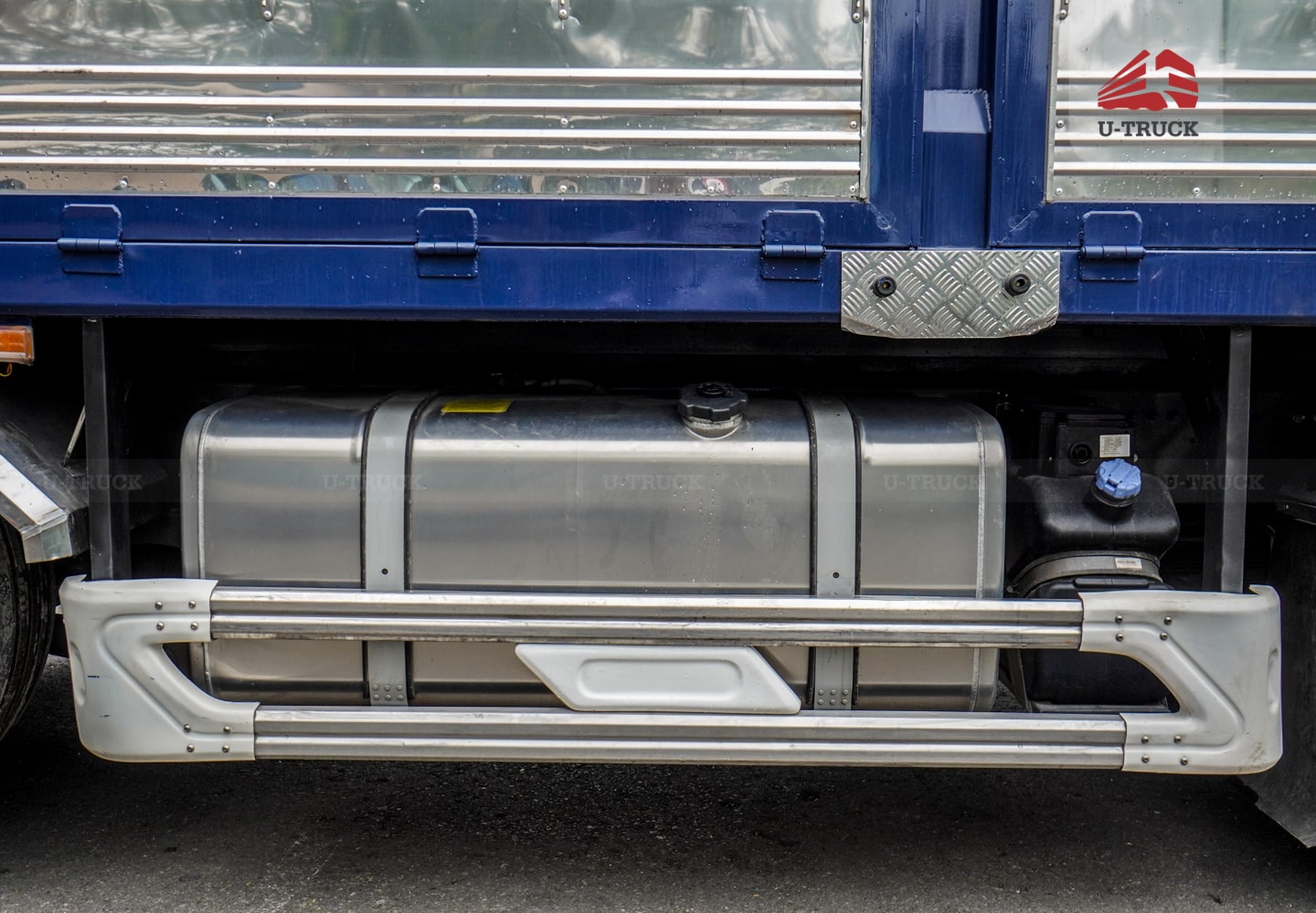 Xe tải thùng HOWO MAX 400 10×4 khung mui 9M7