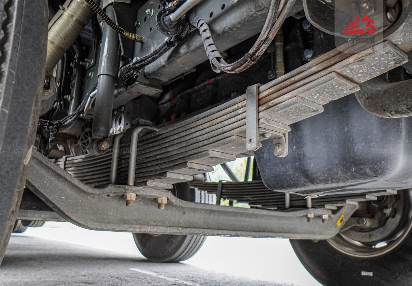 Xe tải thùng HOWO MAX 400 10×4 khung mui 9M7