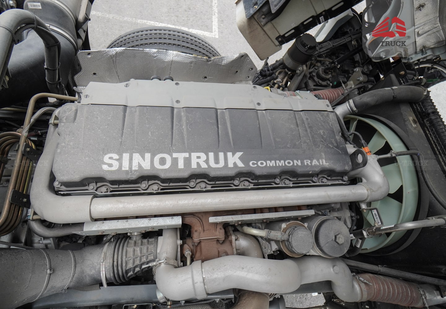 Xe tải thùng HOWO MAX 400 10×4 khung mui 9M7