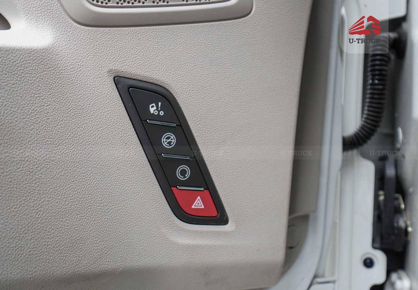 Tải thùng HOWO MAX 400 8×4 khung mui 9M7