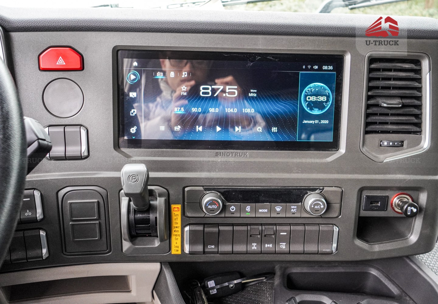 Tải thùng HOWO MAX 400 8×4 khung mui 9M7