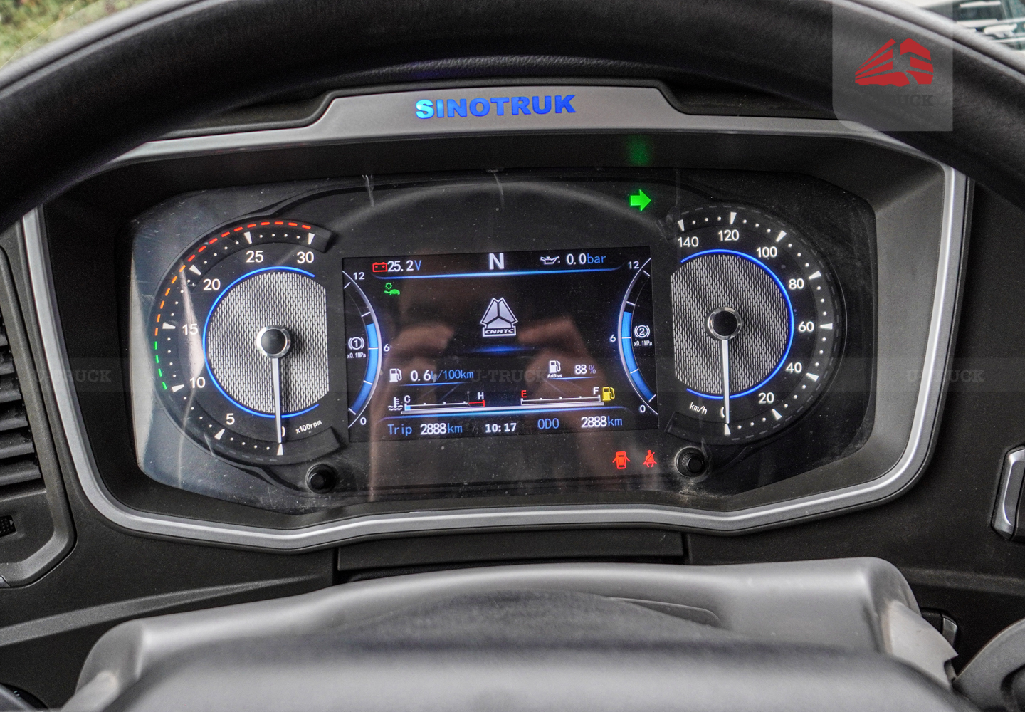 Tải thùng HOWO MAX 400 8×4 khung mui 9M7