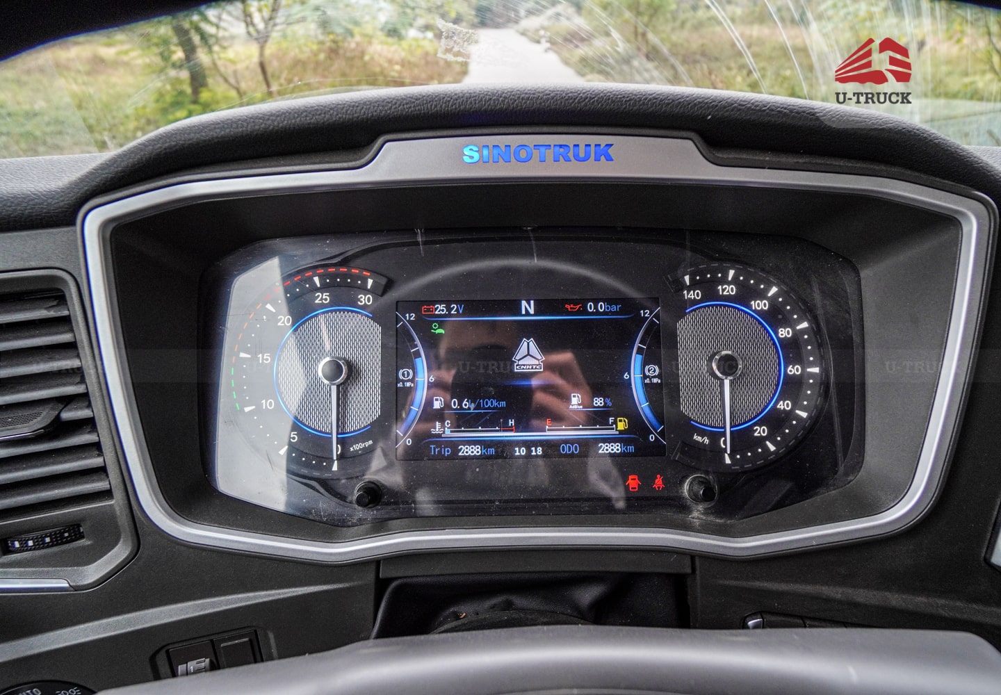 Tải thùng HOWO MAX 400 8×4 khung mui 9M7