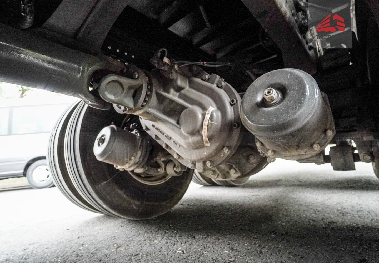 Tải thùng HOWO MAX 400 8×4 khung mui 9M7