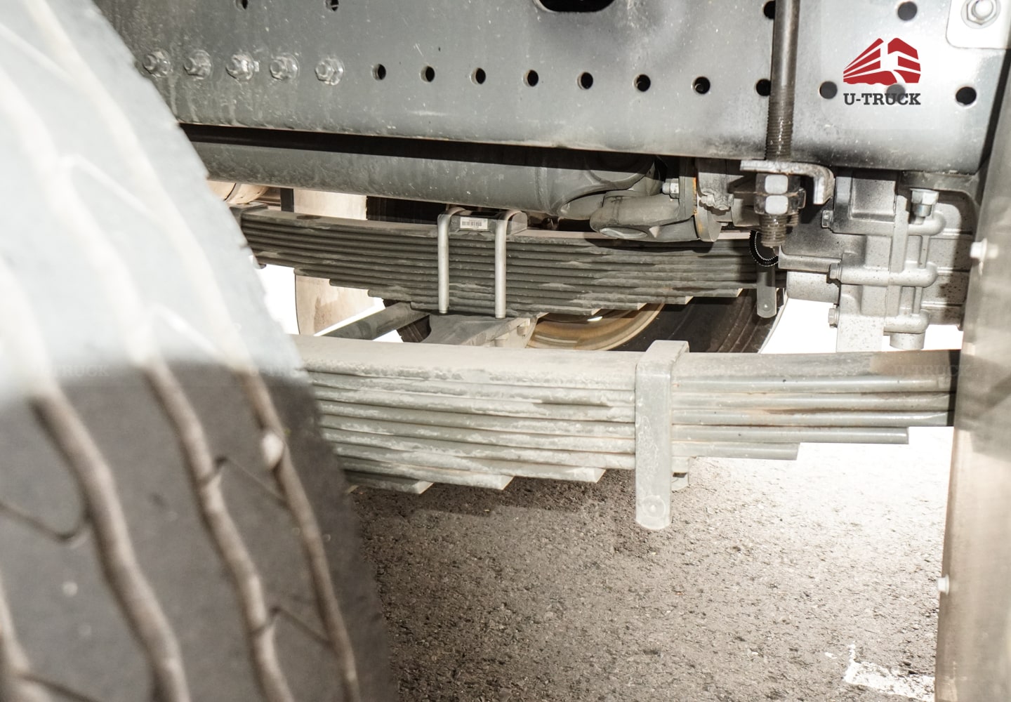 Tải thùng HOWO MAX 400 8×4 khung mui 9M7