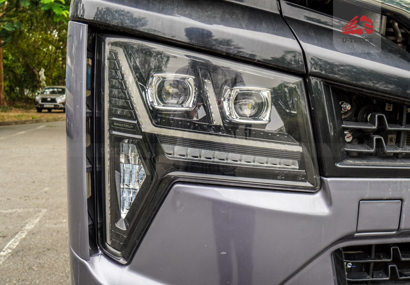 Tải thùng HOWO MAX 400 8×4 khung mui 9M7