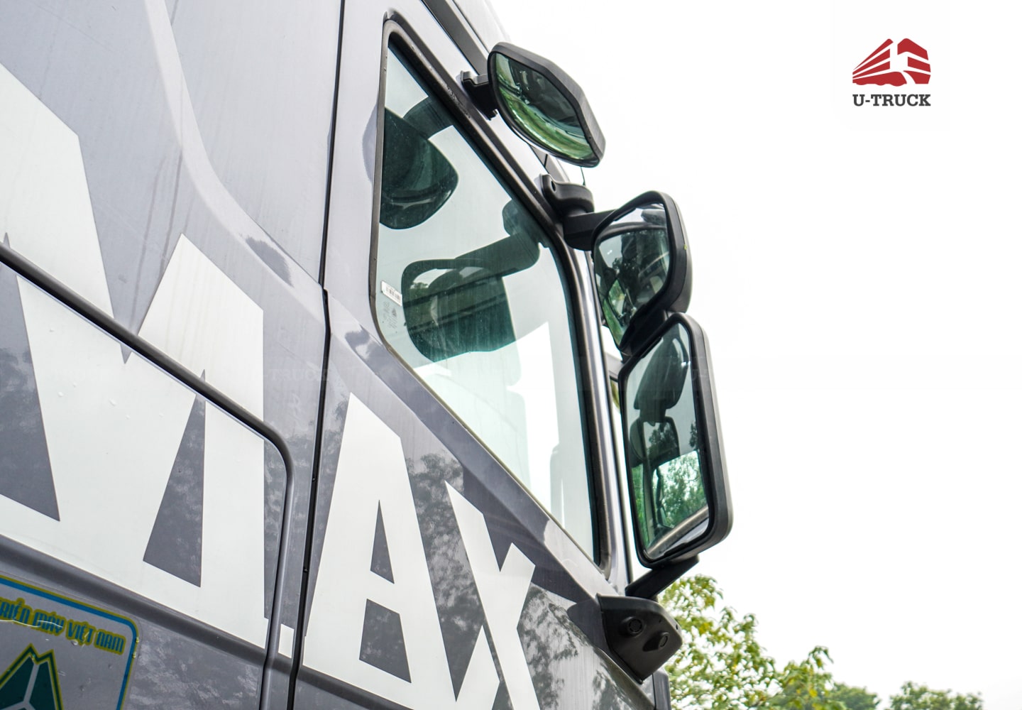 Tải thùng HOWO MAX 400 8×4 khung mui 9M7