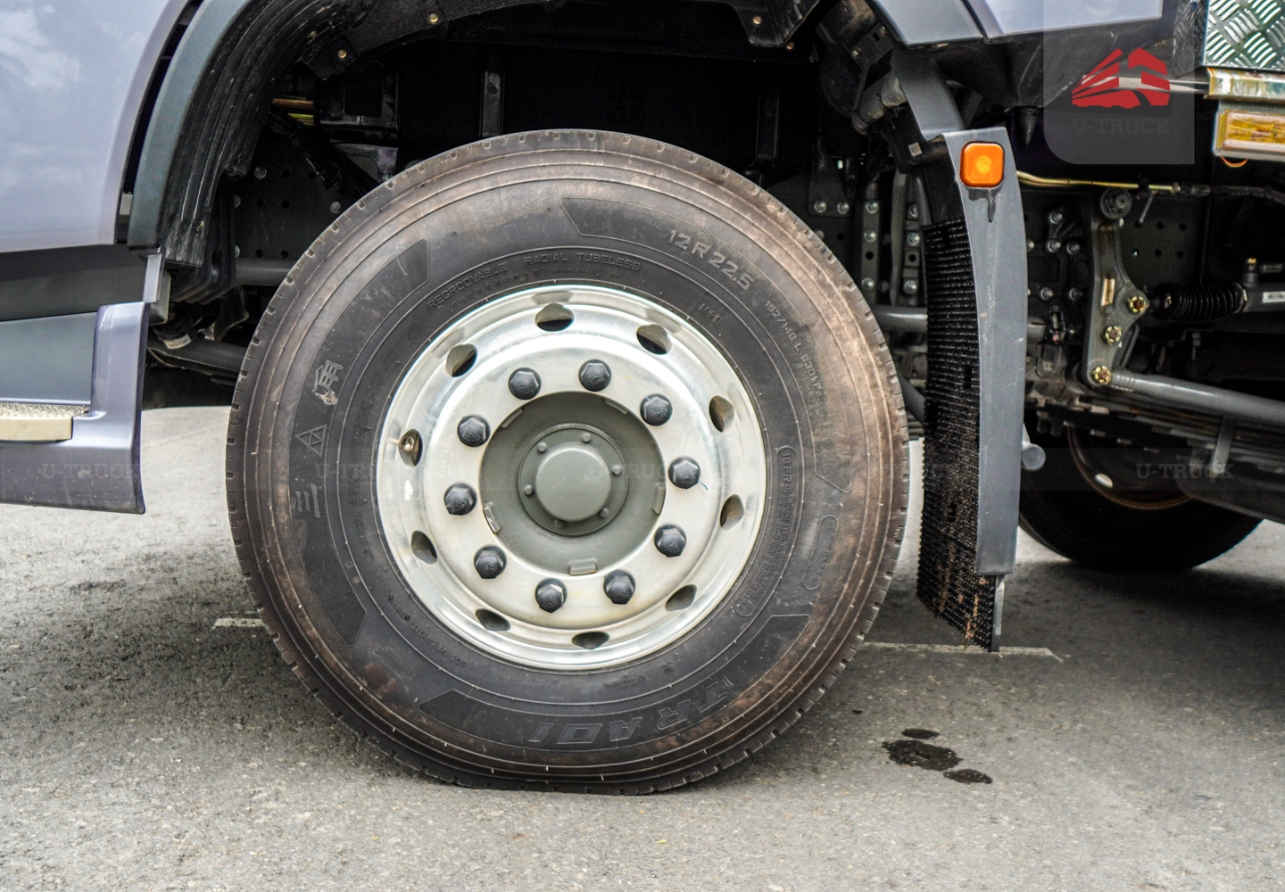 Tải thùng HOWO MAX 400 8×4 khung mui 9M7