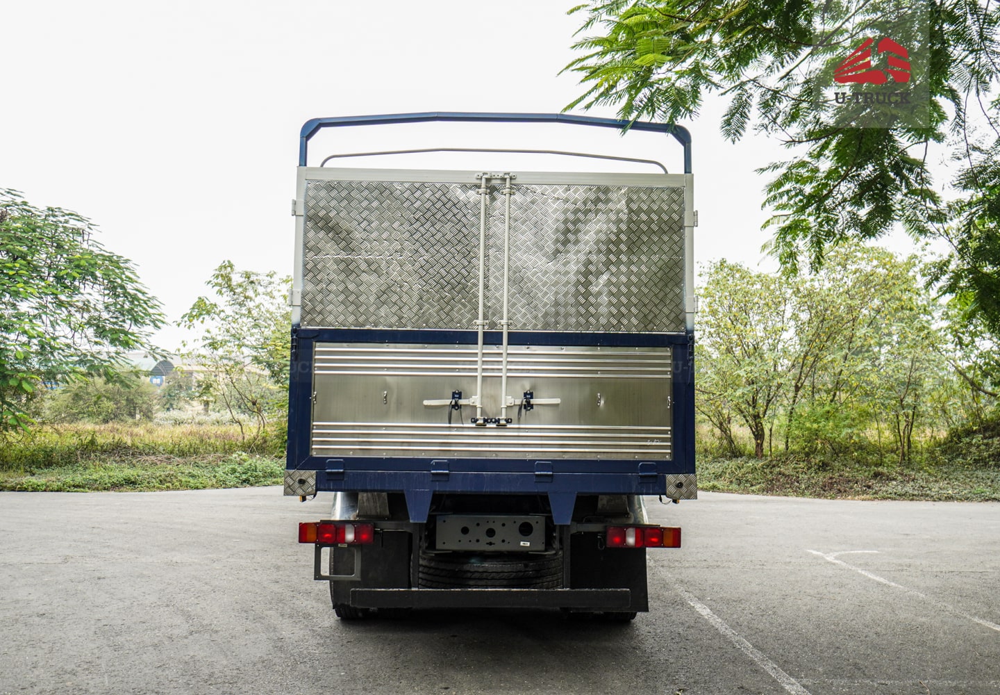 Tải thùng HOWO MAX 400 8×4 khung mui 9M7