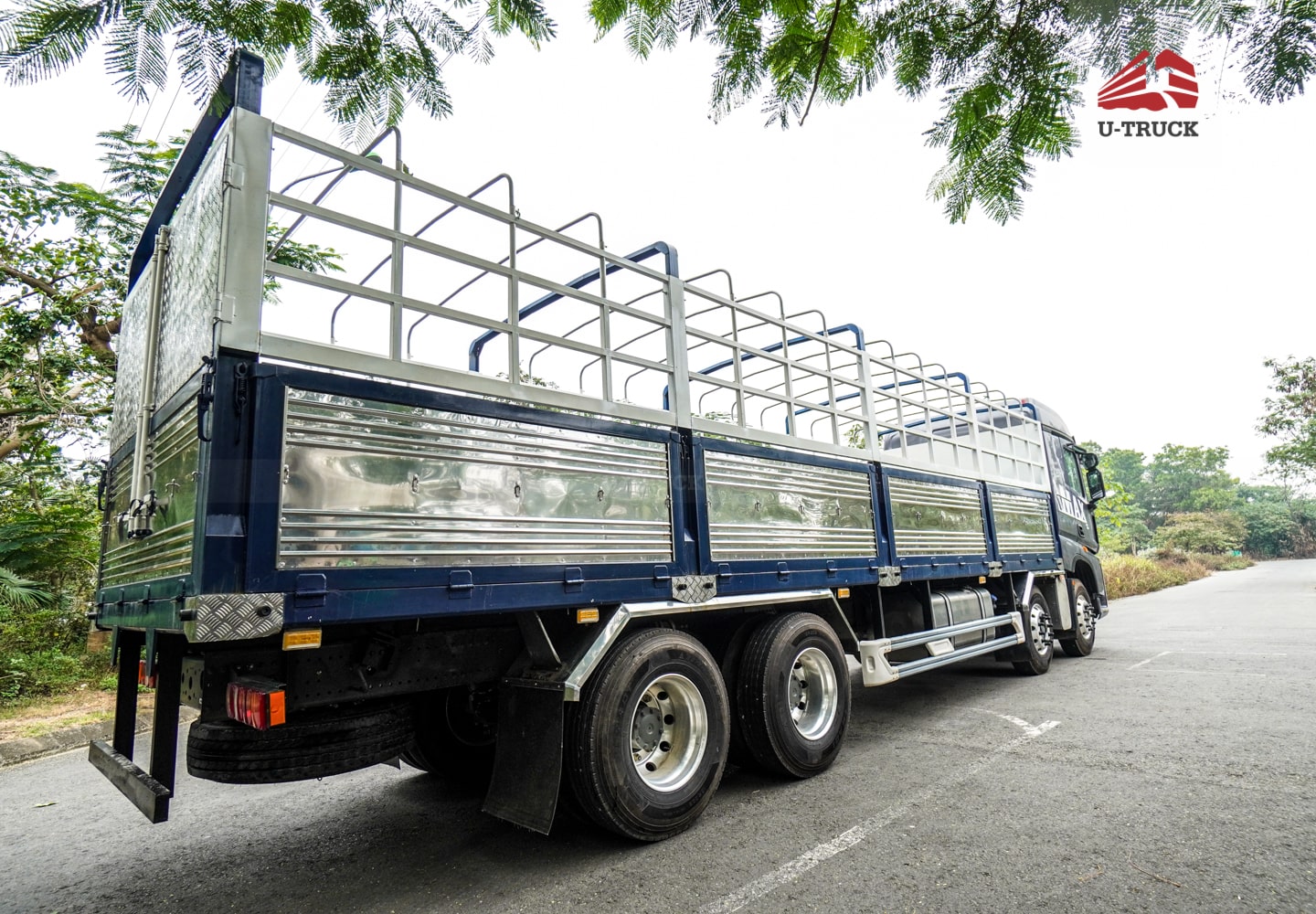 Tải thùng HOWO MAX 400 8×4 khung mui 9M7