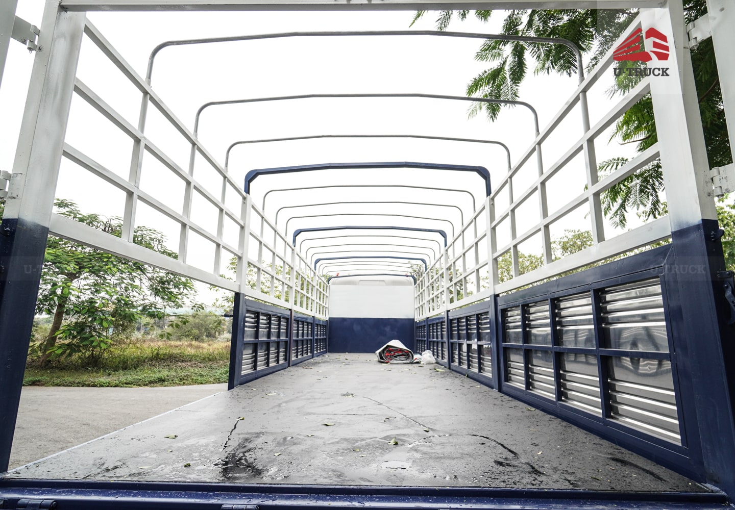 Tải thùng HOWO MAX 400 8×4 khung mui 9M7