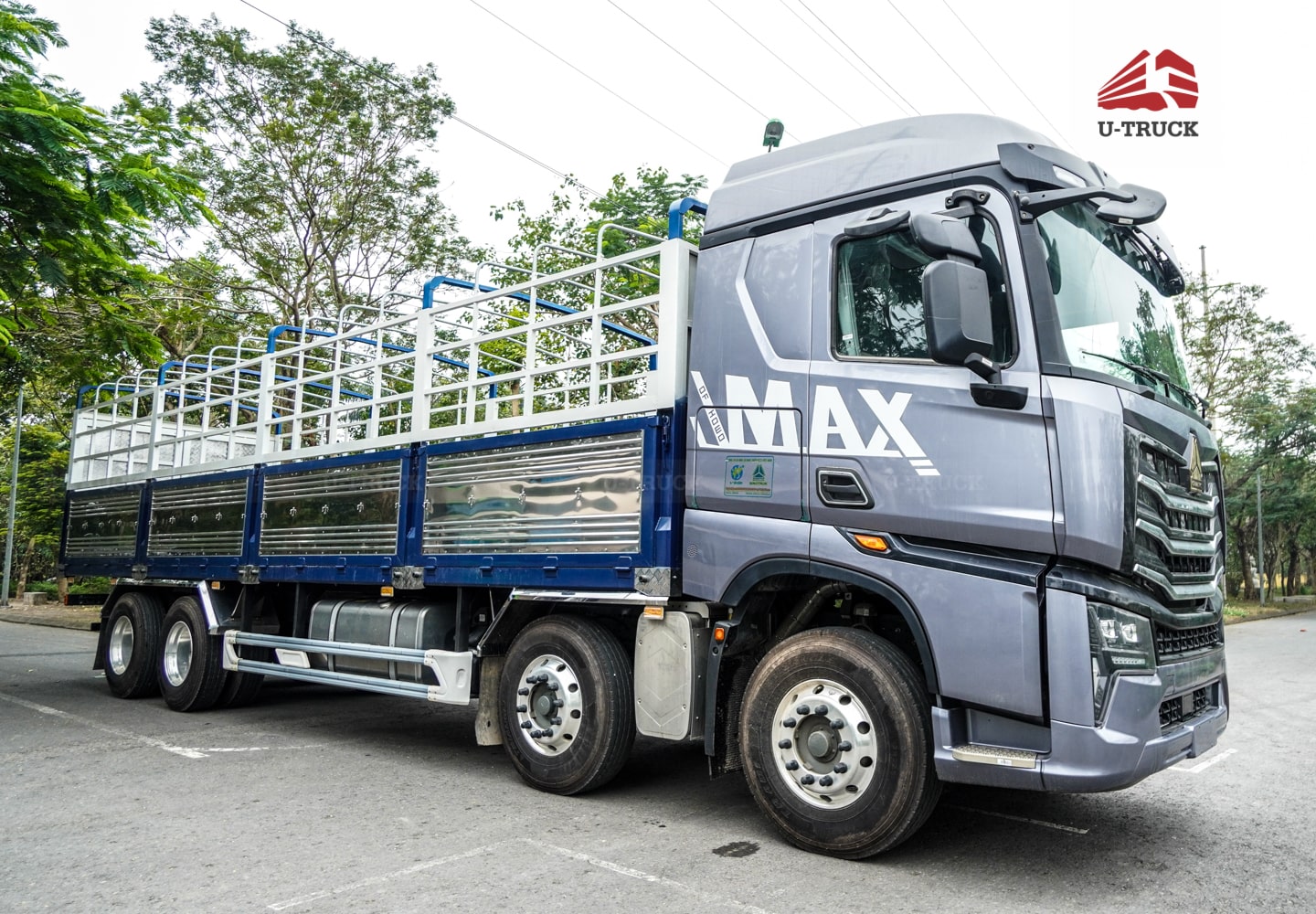 Tải thùng HOWO MAX 400 8×4 khung mui 9M7