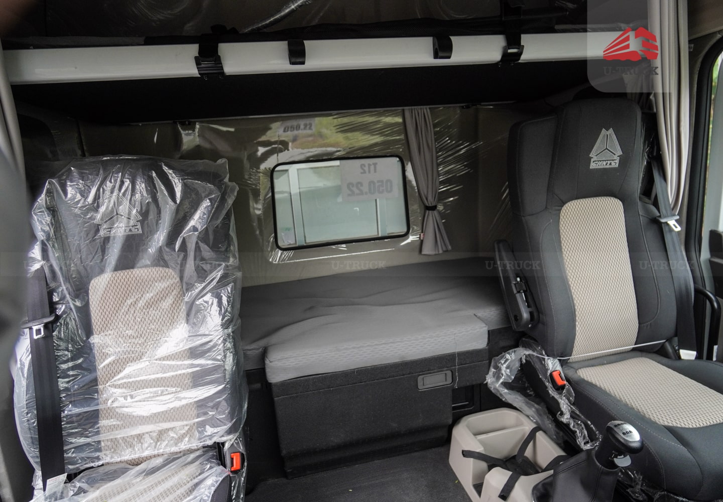 Tải thùng HOWO MAX 400 8×4 khung mui 9M7