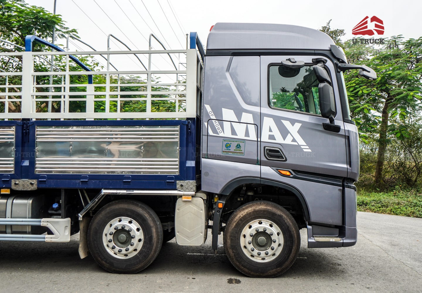 Tải thùng HOWO MAX 400 8×4 khung mui 9M7