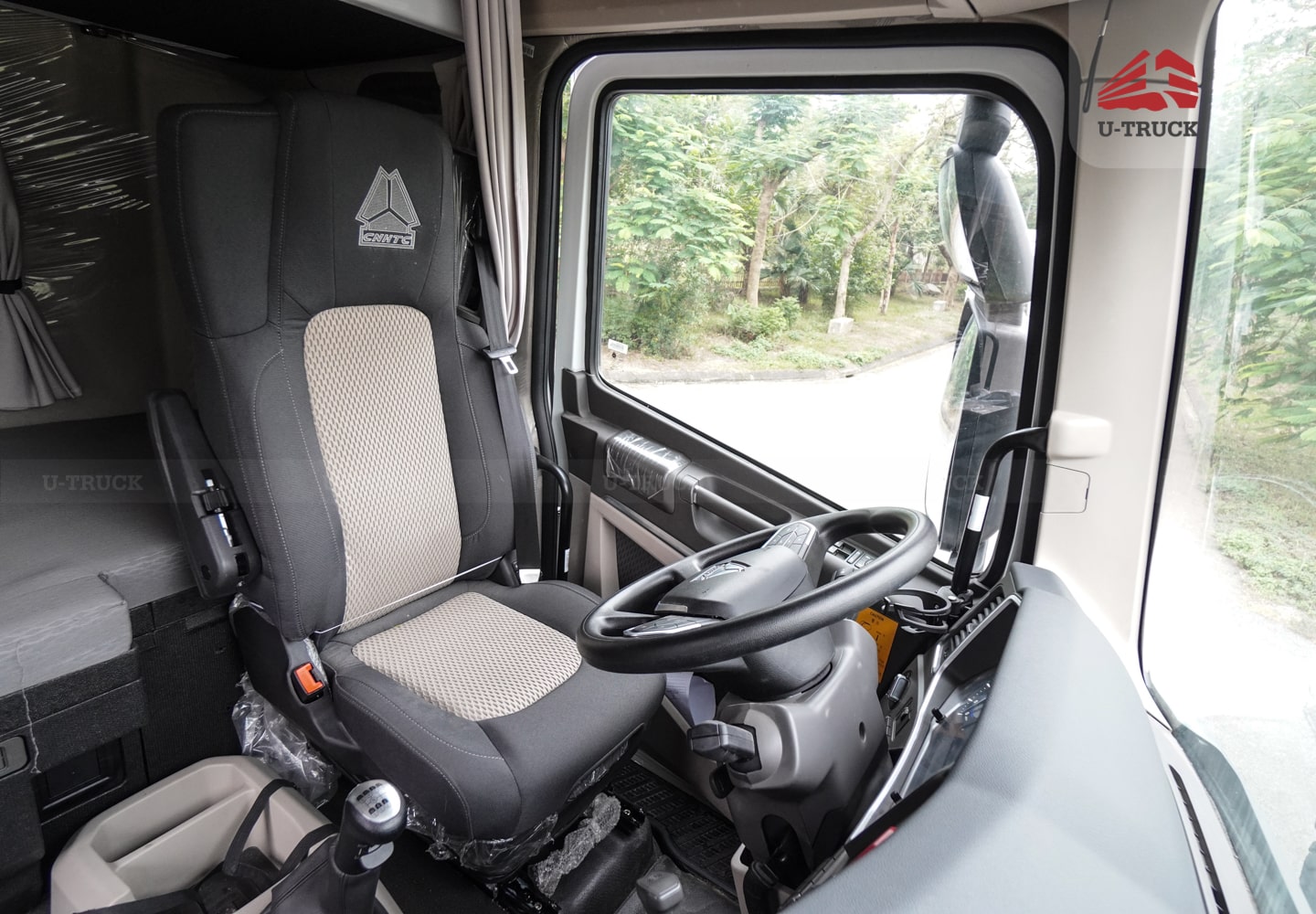 Tải thùng HOWO MAX 400 8×4 khung mui 9M7