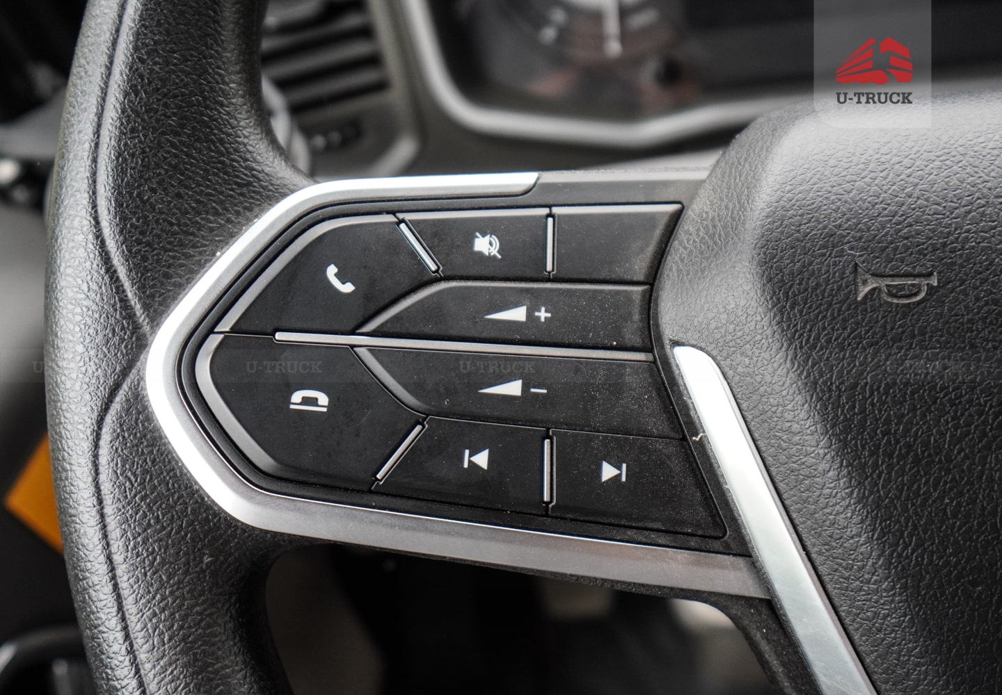 Tải thùng HOWO MAX 400 8×4 khung mui 9M7