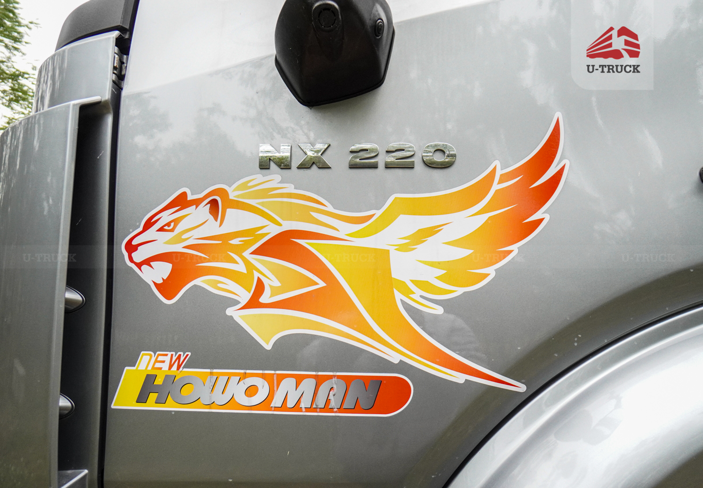 Xe tải thùng HOWO NX 4X2 khung mui 7M6 trục 6.000