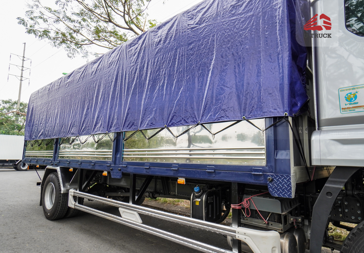 Xe tải thùng HOWO NX 4X2 khung mui 7M6 trục 6.000