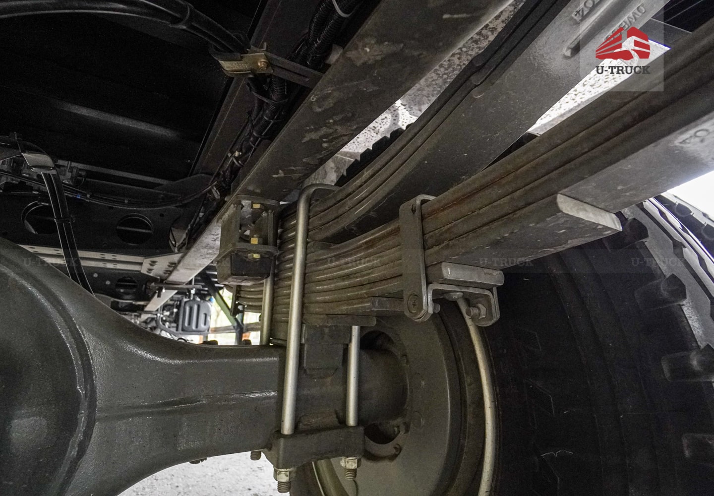 Xe tải thùng HOWO NX 4X2 khung mui 7M6 trục 6.000