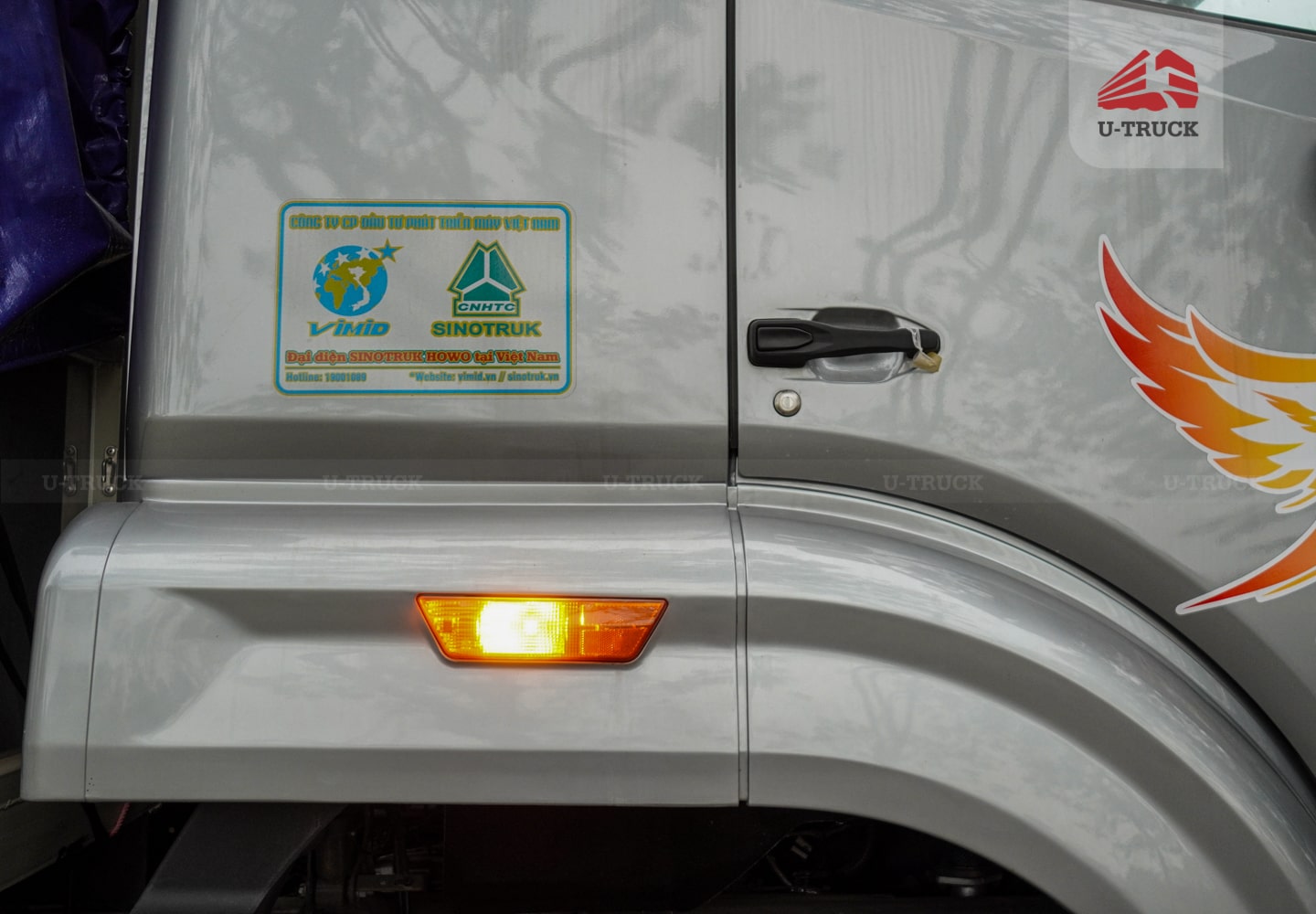 Xe tải thùng HOWO NX 4X2 khung mui 7M6 trục 6.000