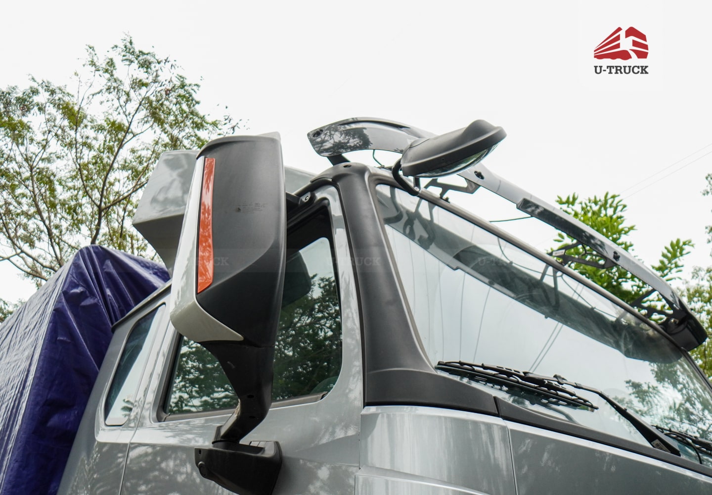 Xe tải thùng HOWO NX 4X2 khung mui 7M6 trục 6.000