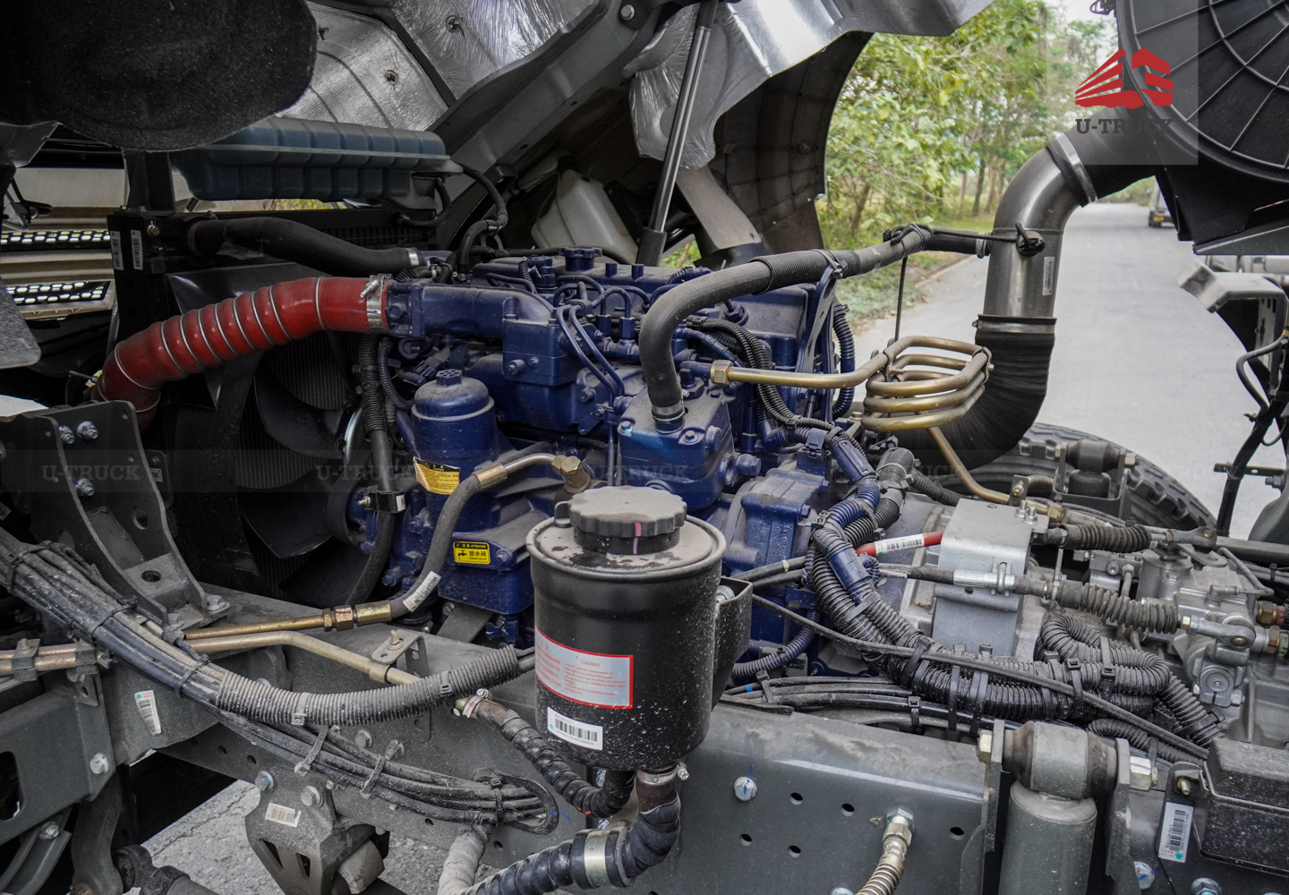 Xe tải thùng HOWO NX 4X2 khung mui 7M6 trục 6.000