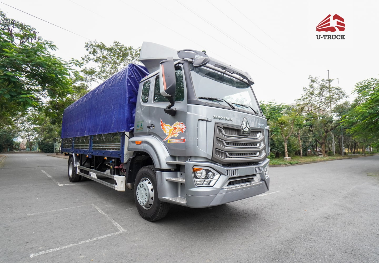 Xe tải thùng HOWO NX 4X2 khung mui 7M6 trục 6.000