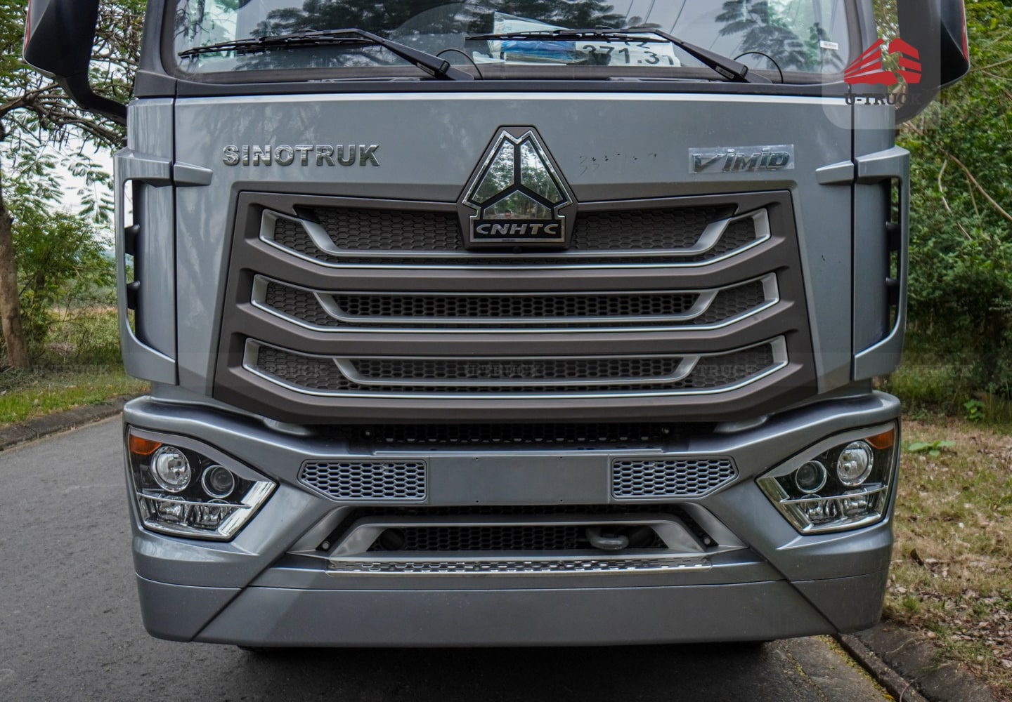 Xe tải thùng HOWO NX 4X2 khung mui 7M6 trục 6.000