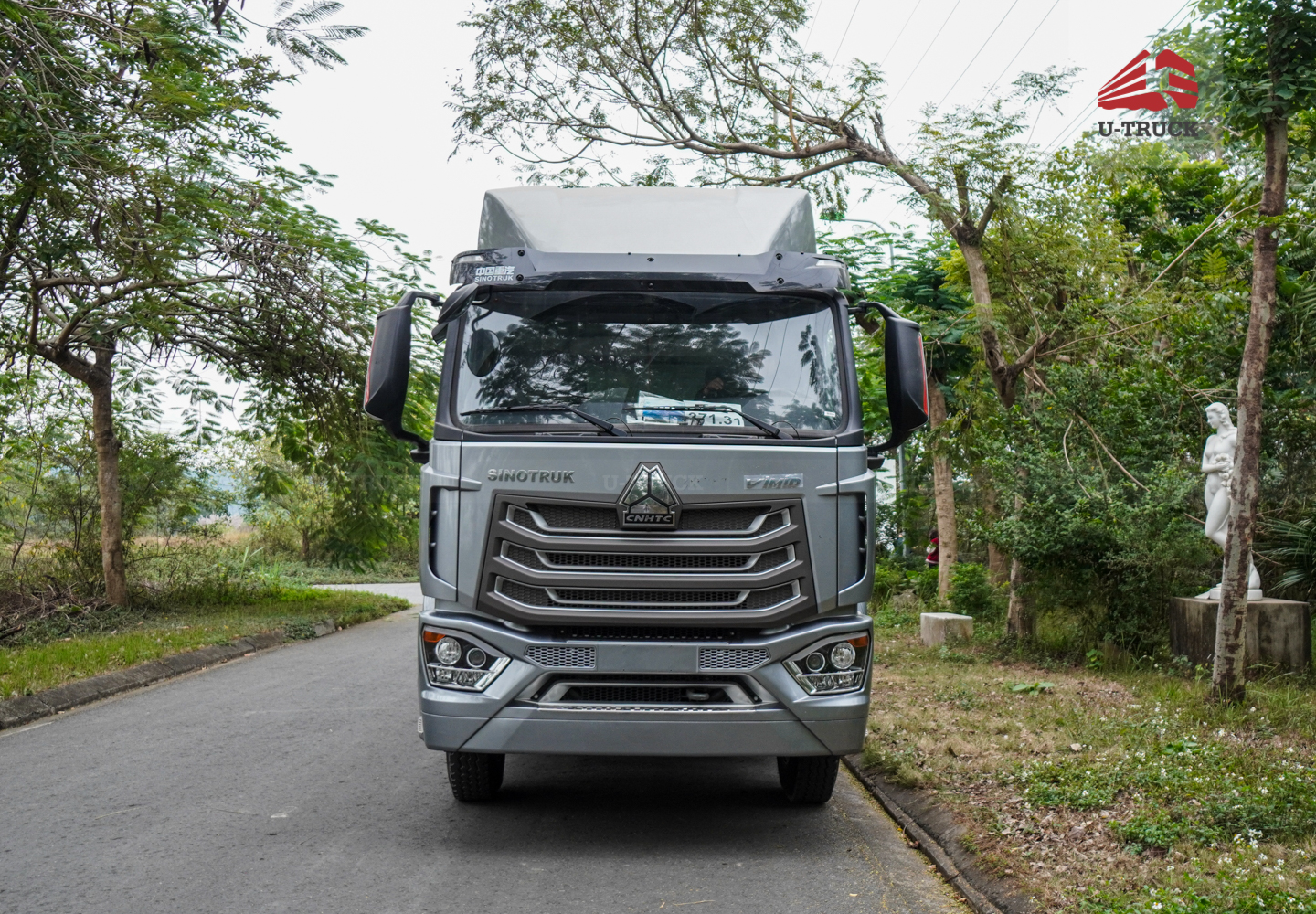 Xe tải thùng HOWO NX 4X2 khung mui 7M6 trục 6.000