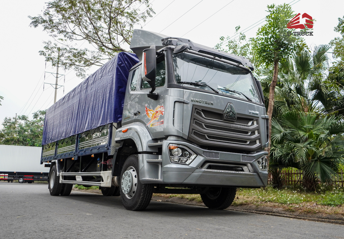 Xe tải thùng HOWO NX 4X2 khung mui 7M6 trục 6.000