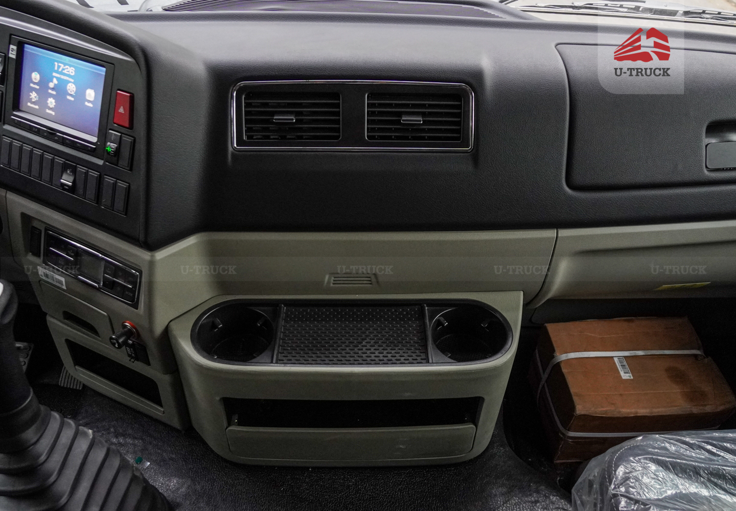 Xe tải thùng HOWO NX 4X2 khung mui 7M6 trục 6.000