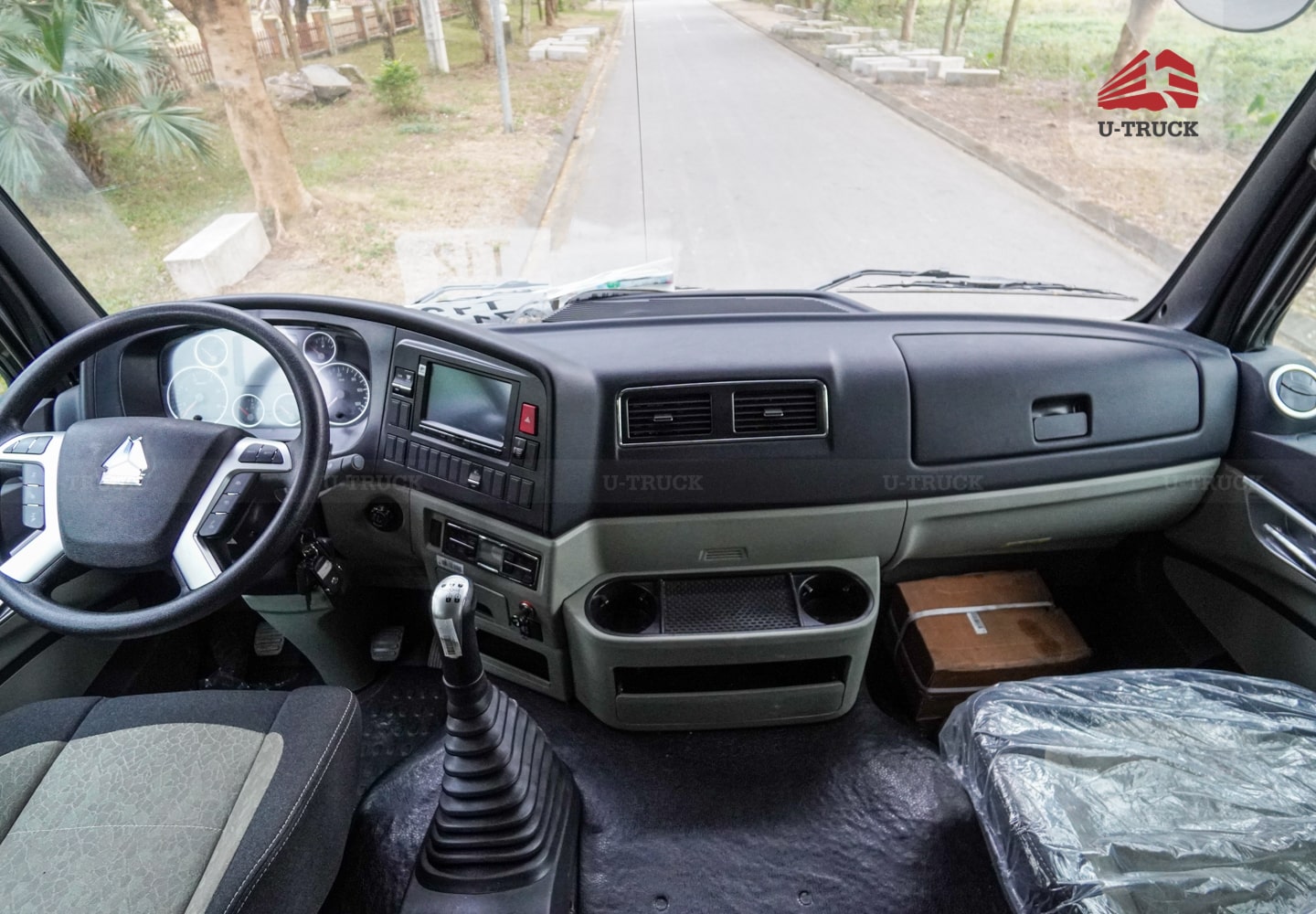 Xe tải thùng HOWO NX 4X2 khung mui 7M6 trục 6.000