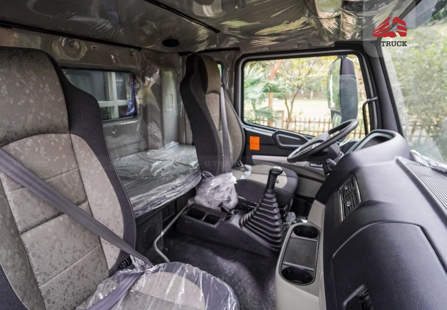 Xe tải thùng HOWO NX 4X2 khung mui 7M6 trục 6.000