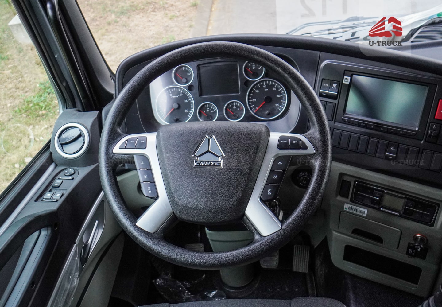 Xe tải thùng HOWO NX 4X2 khung mui 7M6 trục 6.000