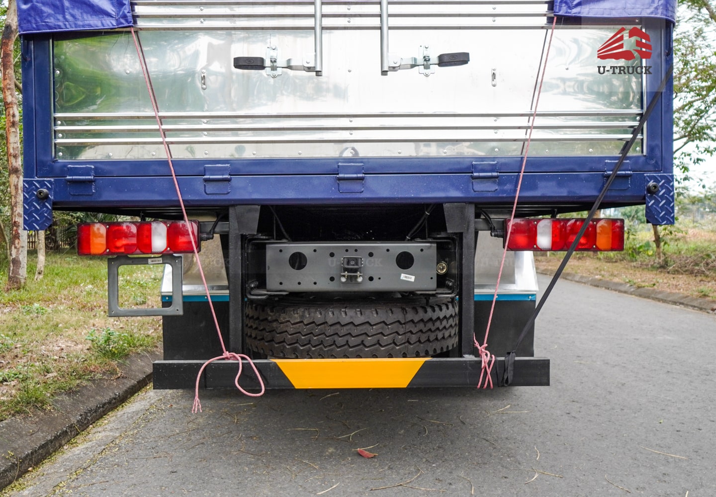 Xe tải thùng HOWO NX 4X2 khung mui 7M6 trục 6.000