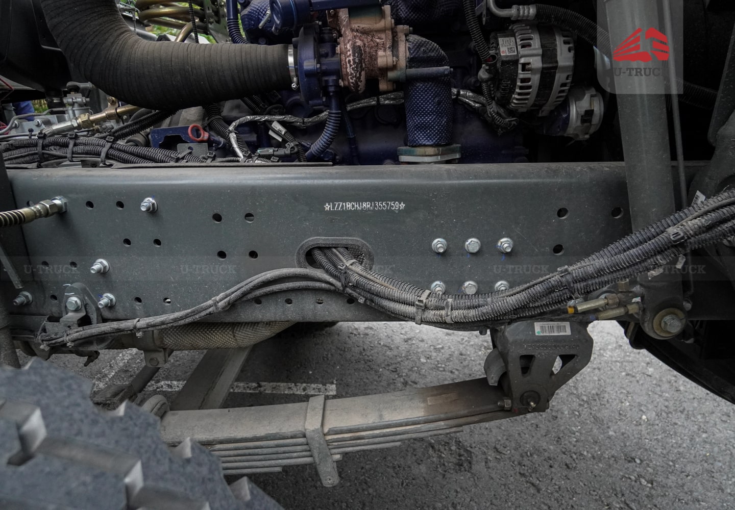 Xe tải thùng HOWO NX 4X2 khung mui 7M6 trục 6.000