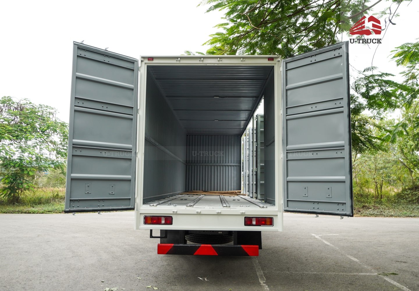 Xe tải thùng HOWO NX 4×2 thùng công pallet 3CH 9M8