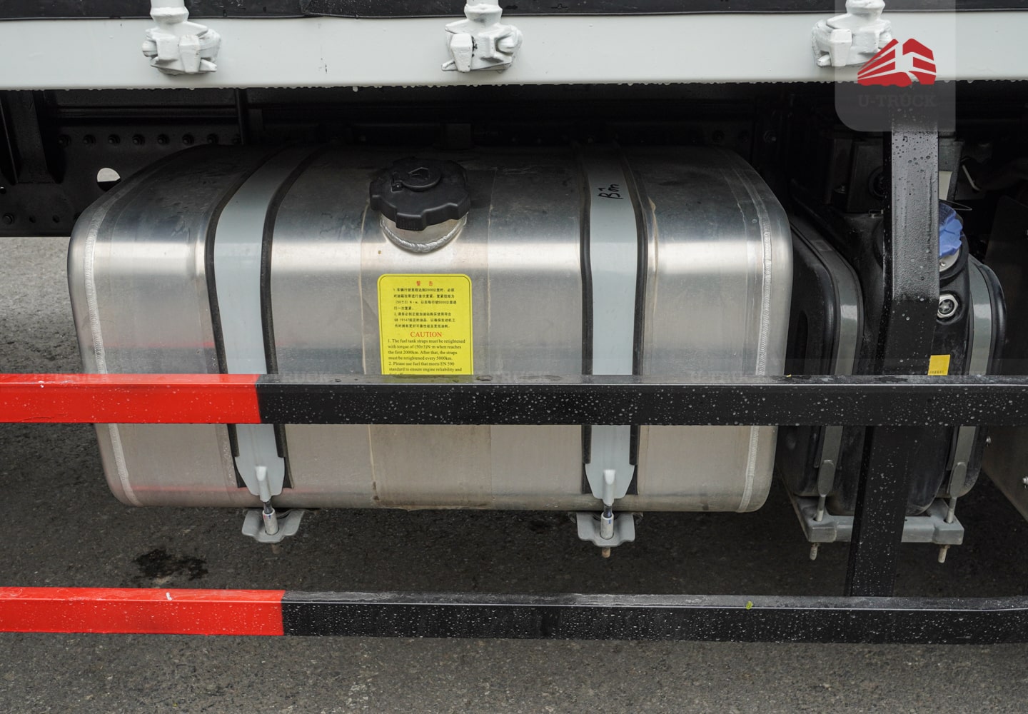 Xe tải thùng HOWO NX 4×2 thùng công pallet 3CH 9M8