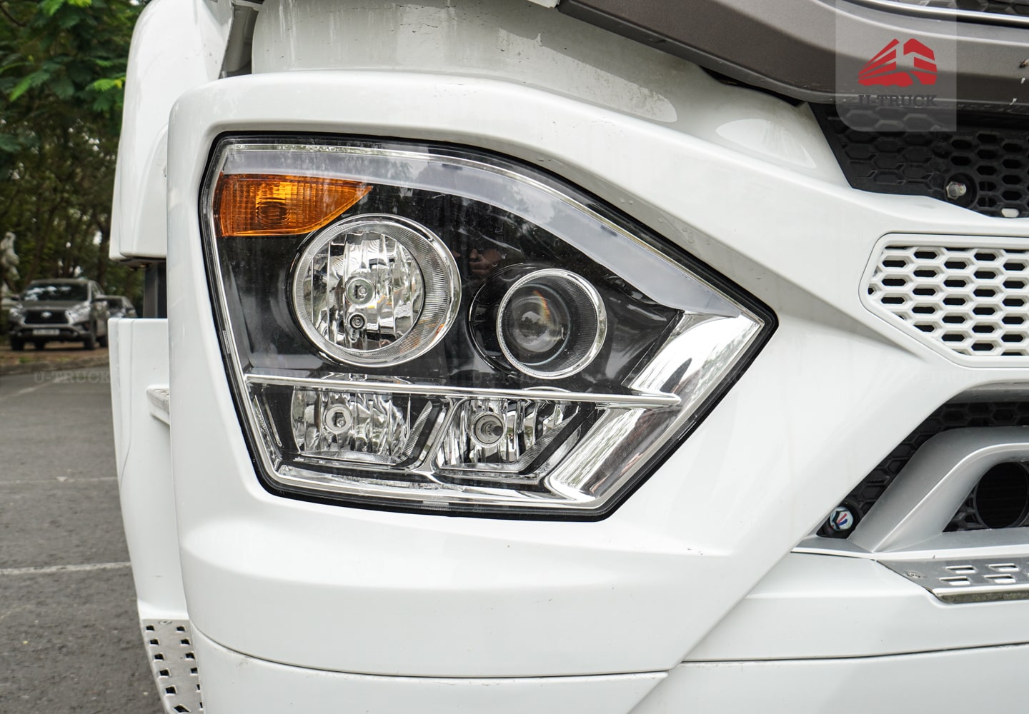 Xe tải thùng HOWO NX 4×2 thùng công pallet 3CH 9M8