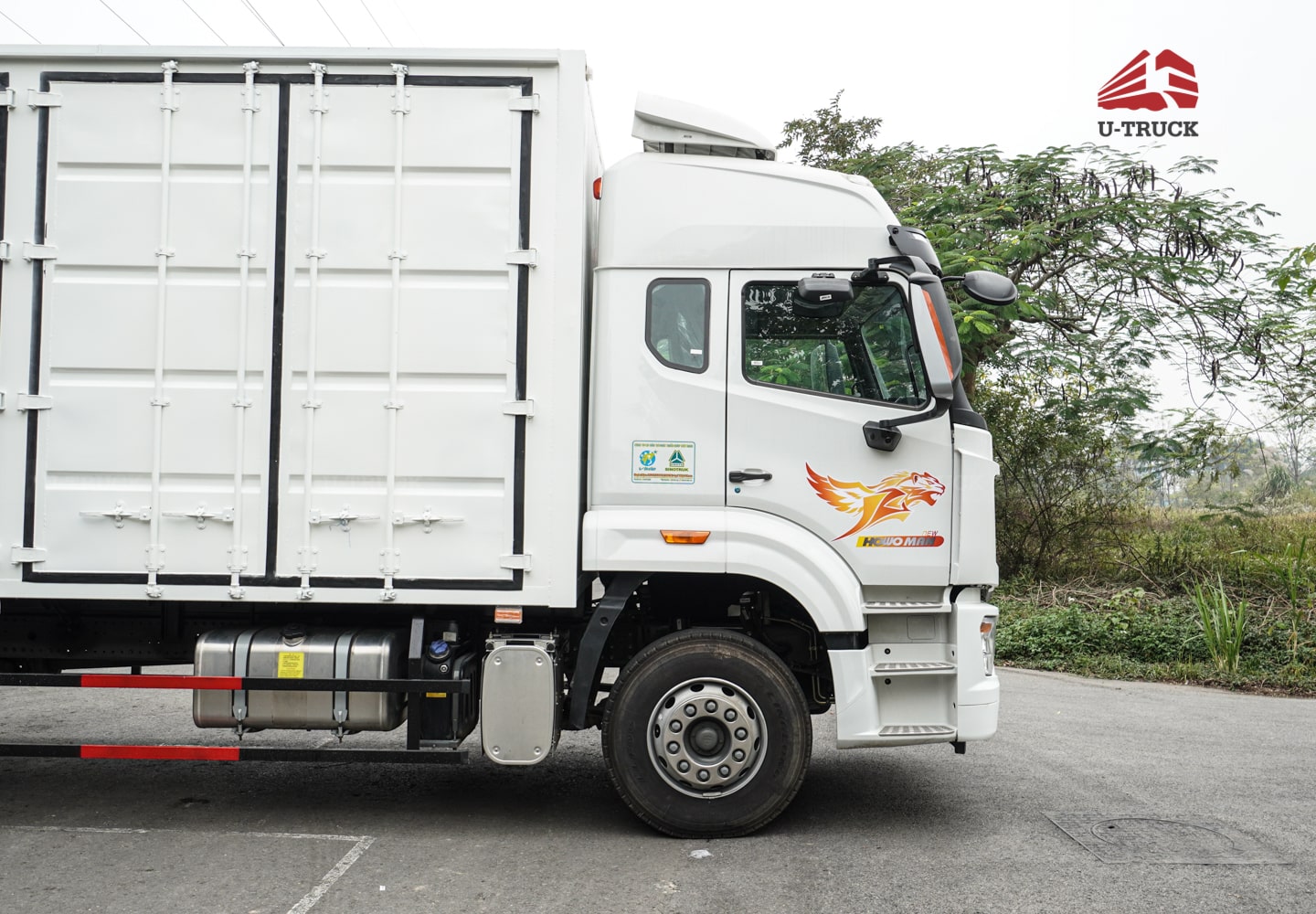 Xe tải thùng HOWO NX 4×2 thùng công pallet 3CH 9M8