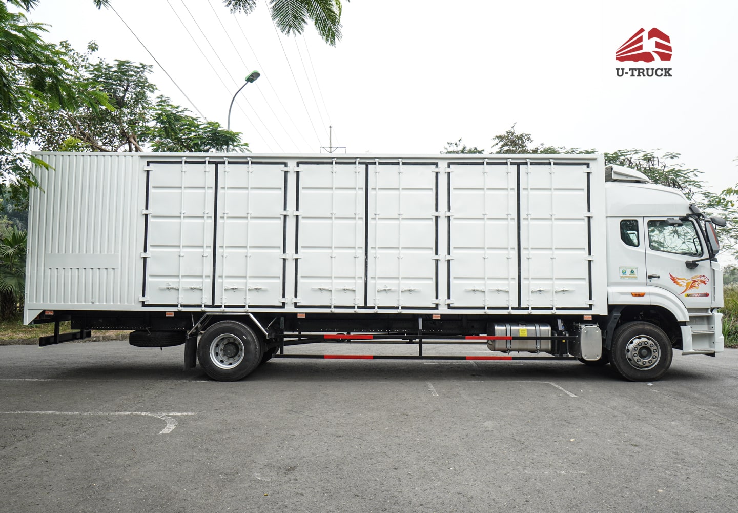 Xe tải thùng HOWO NX 4×2 thùng công pallet 3CH 9M8