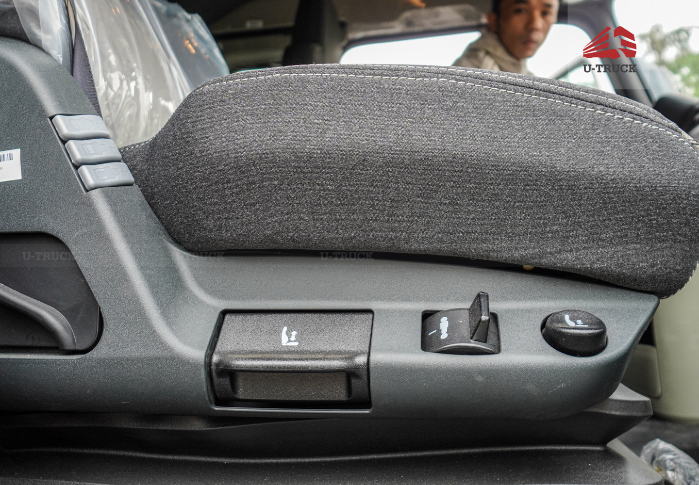 Xe tải thùng HOWO NX 4×2 thùng công pallet 3CH 9M8